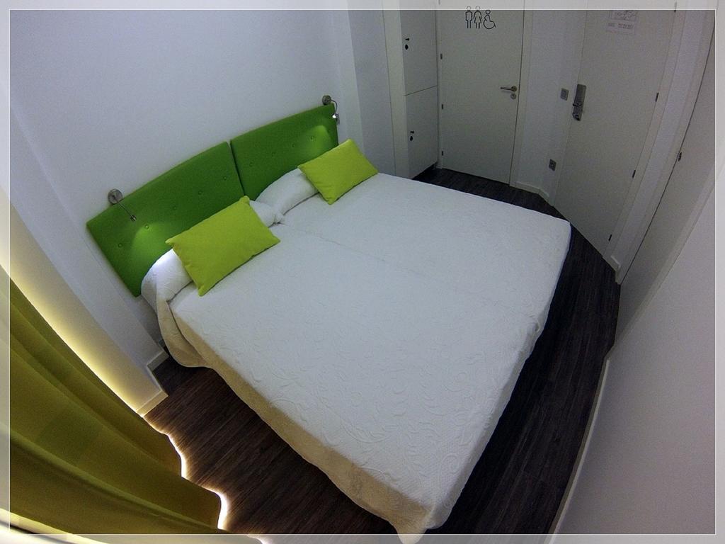 Chameleon Youth Hostel Alicante Kültér fotó